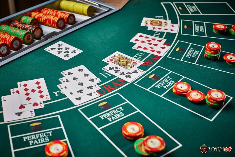Hệ thống Hi-Lo giúp tính toán true count để tối ưu cược trong cách chơi Blackjack luôn thắng
