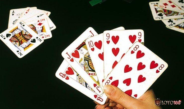 Nắm vững các thuật ngữ xì tố như pô, bài tẩy, bài chung, mù, chip, all-in và bluff giúp bạn tự tin tham gia và chiến thắng mỗi ván