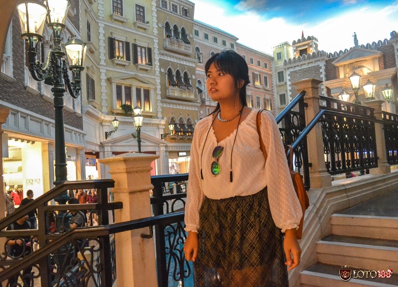 Phần lớn casino tại châu Âu phổ biến nhất yêu cầu trang phục lịch sự và giới hạn độ tuổi từ 18 trở lên.