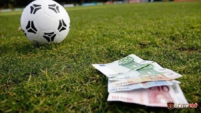 Người chơi phân tích phong độ và lực lượng ra sân của hai đội để dự đoán chính xác tỷ số trận đấu